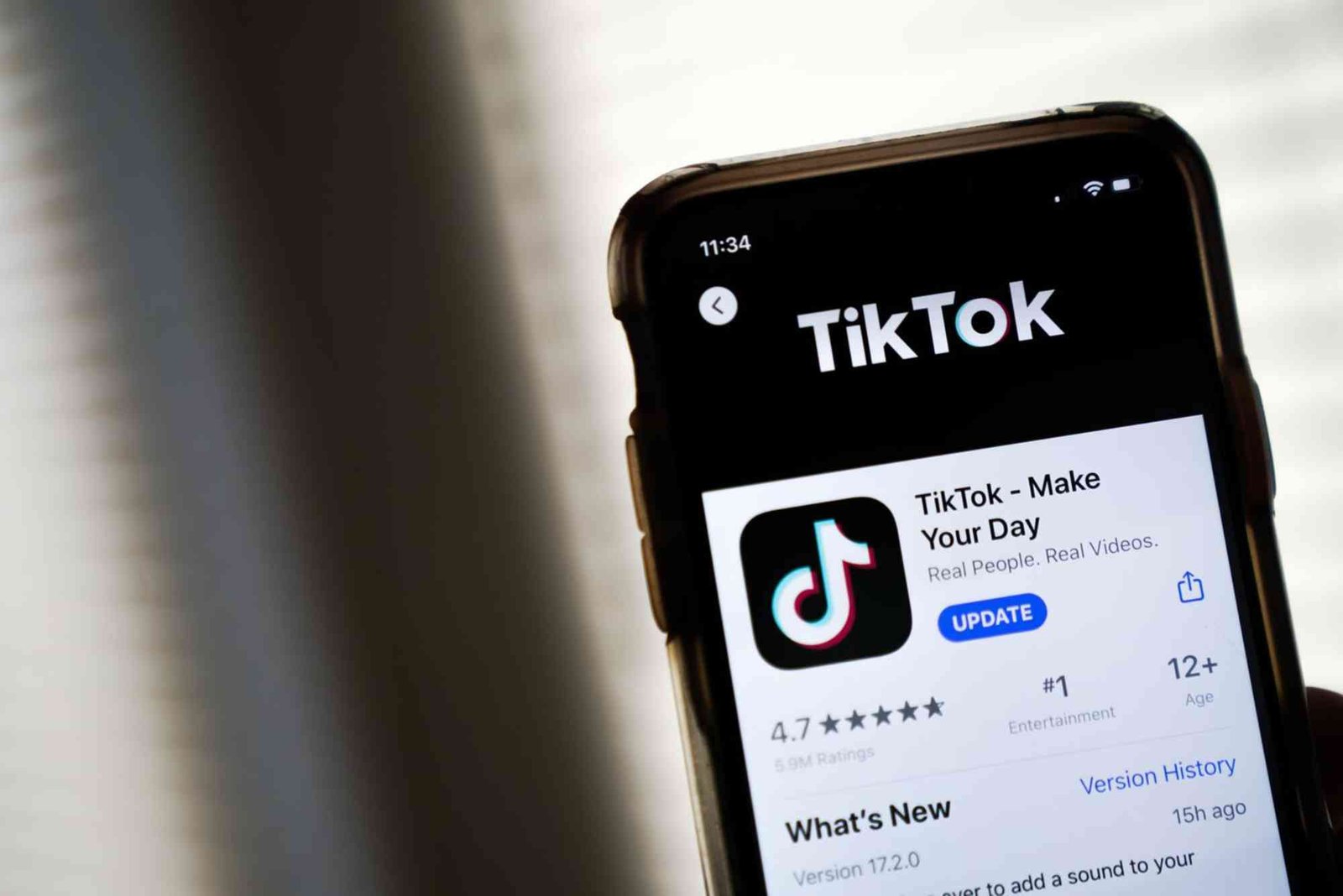 How to Follow the Most Relevant Entertainment Updates